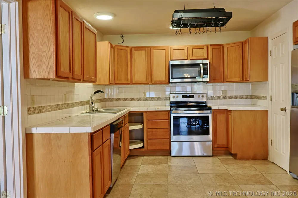 415461 E 1094 ROAD Checotah, OK 74426