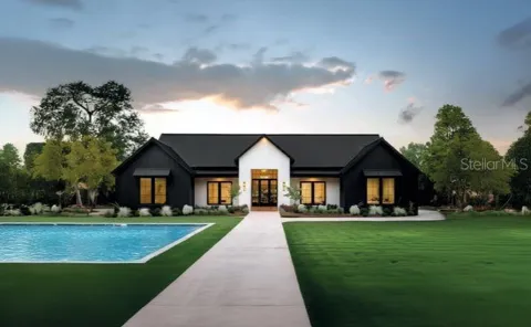 3061 AZALEA DRIVE
