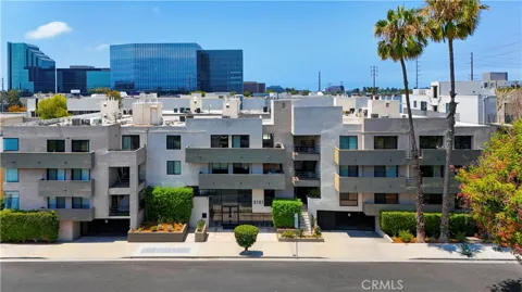 2121 Beloit Avenue #112
