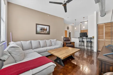 201 W Lancaster Avenue #406