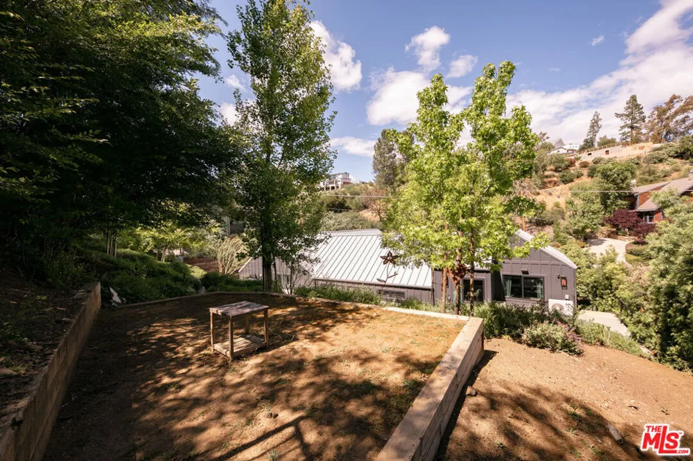 28960 Crags Drive Agoura Hills, CA 91301