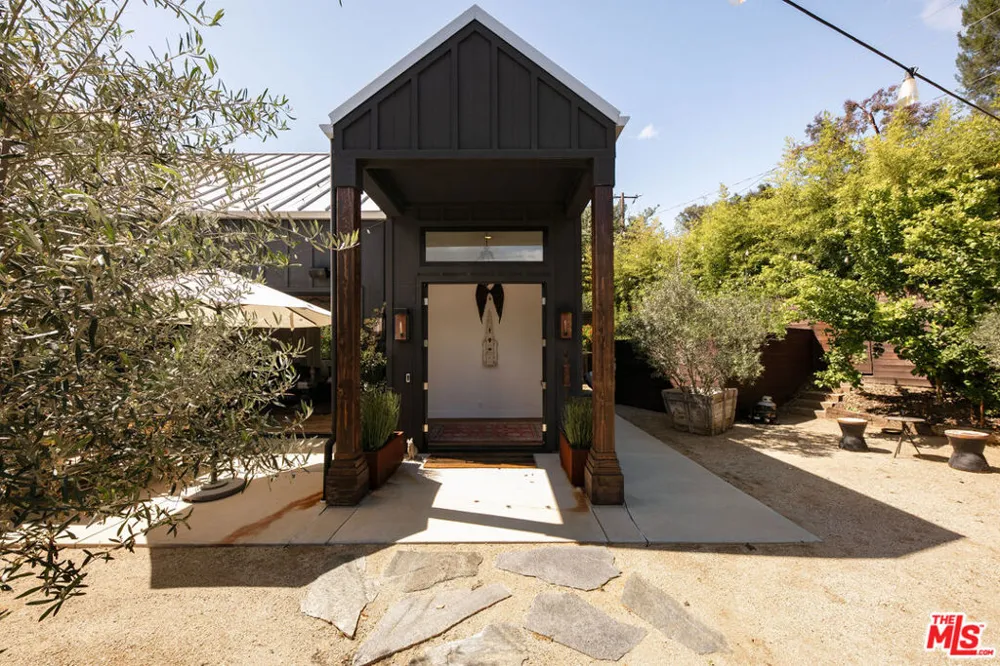 28960 Crags Drive Agoura Hills, CA 91301