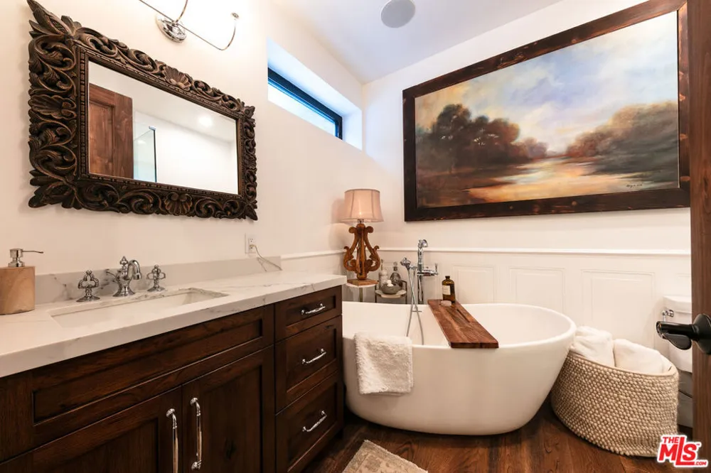 28960 Crags Drive Agoura Hills, CA 91301