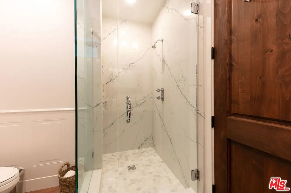 28960 Crags Drive Agoura Hills, CA 91301