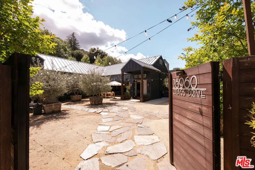 28960 Crags Drive Agoura Hills, CA 91301