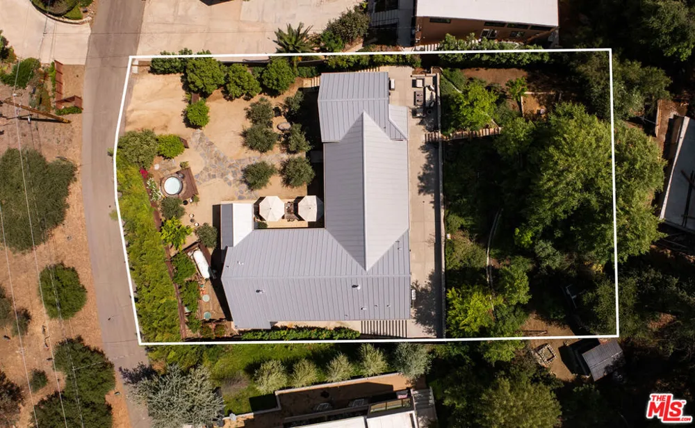 28960 Crags Drive Agoura Hills, CA 91301