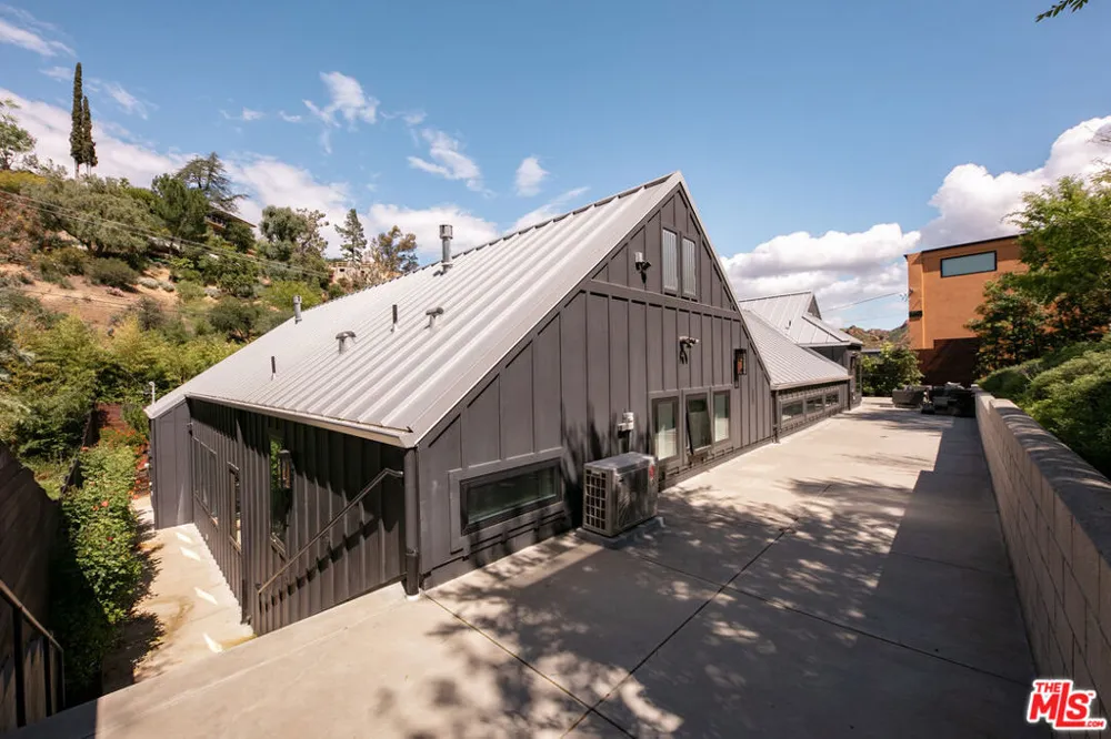 28960 Crags Drive Agoura Hills, CA 91301