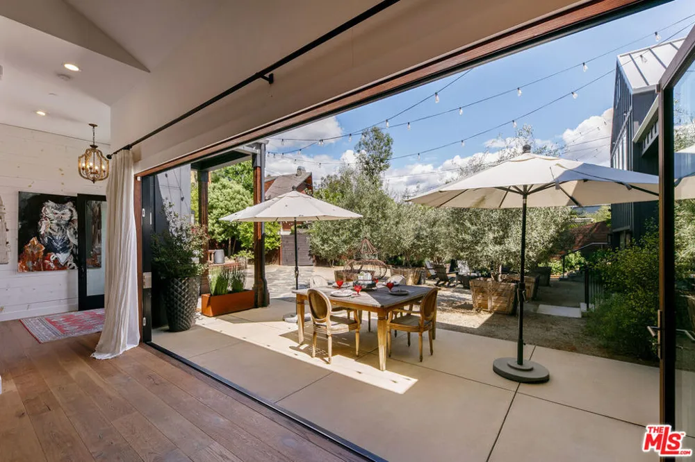 28960 Crags Drive Agoura Hills, CA 91301