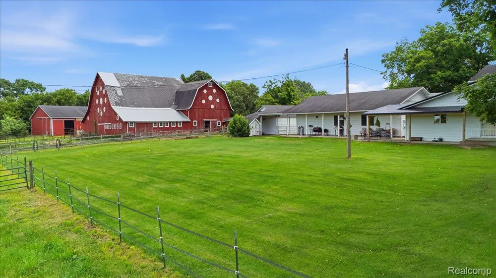 5726 Barnes Road Millington Township, MI 48746