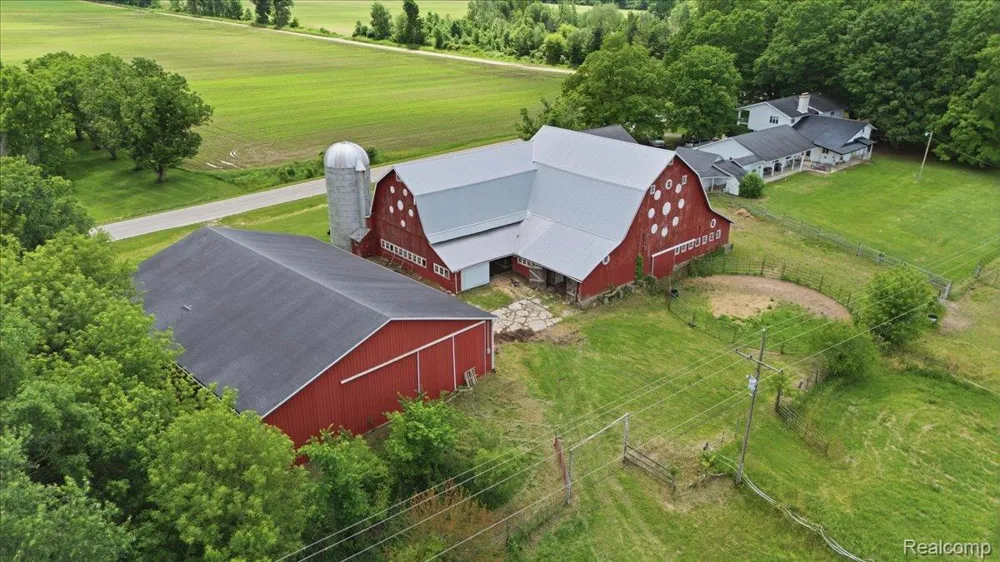 5726 Barnes Road Millington Township, MI 48746