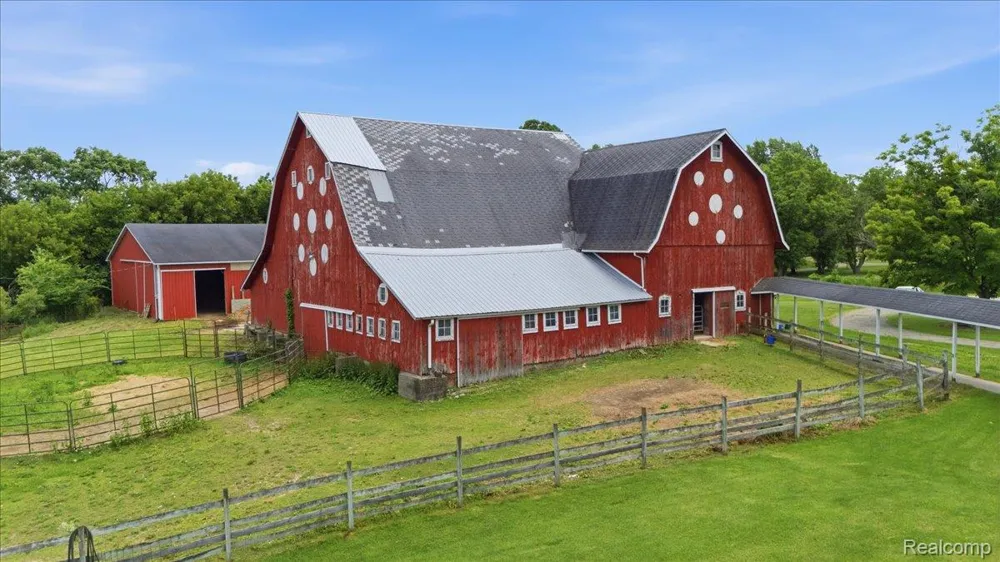 5726 Barnes Road Millington Township, MI 48746