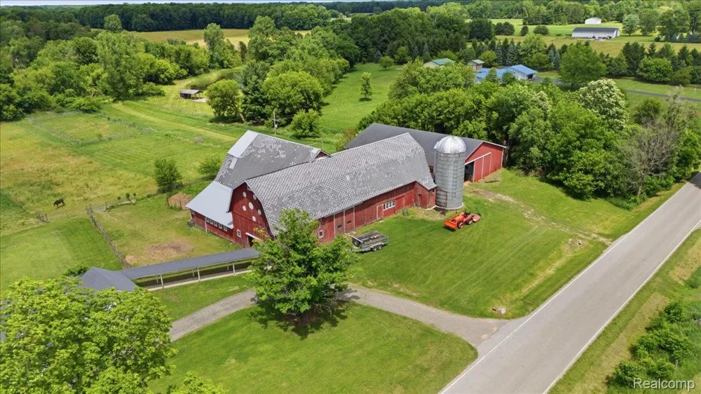 5726 Barnes Road Millington Township, MI 48746