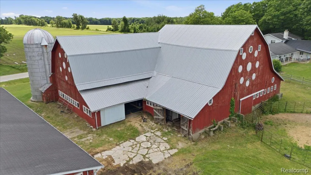 5726 Barnes Road Millington Township, MI 48746