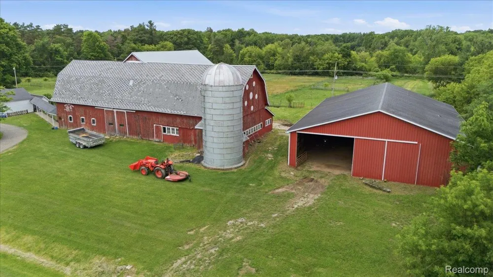 5726 Barnes Road Millington Township, MI 48746