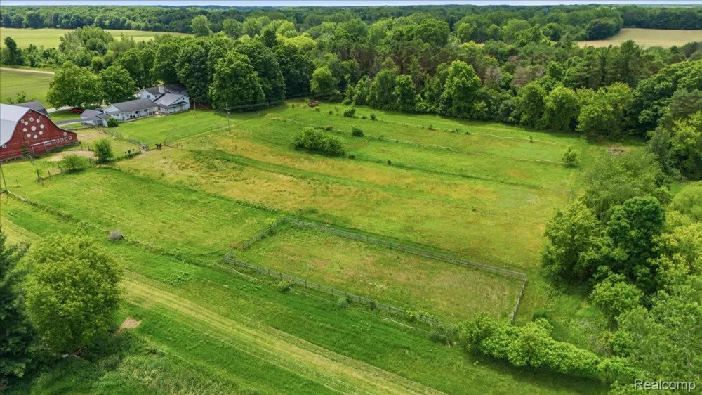 5726 Barnes Road Millington Township, MI 48746