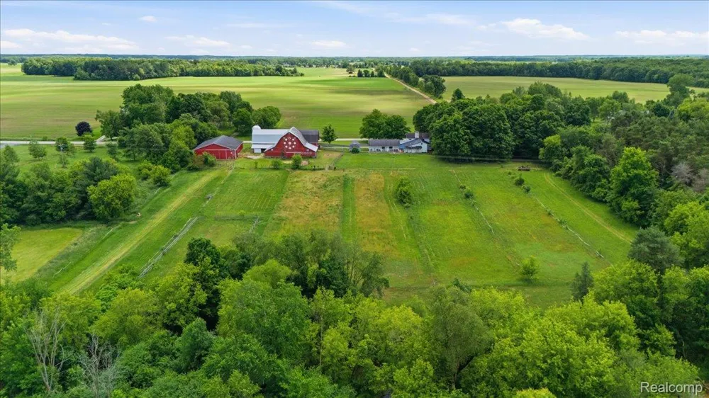 5726 Barnes Road Millington Township, MI 48746