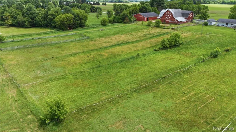 5726 Barnes Road Millington Township, MI 48746