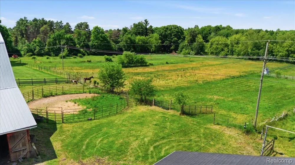 5726 Barnes Road Millington Township, MI 48746
