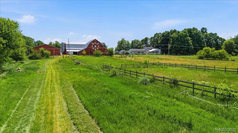 5726 Barnes Road Millington Township, MI 48746