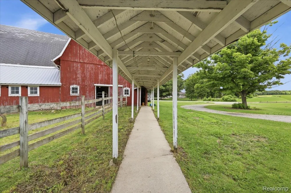 5726 Barnes Road Millington Township, MI 48746