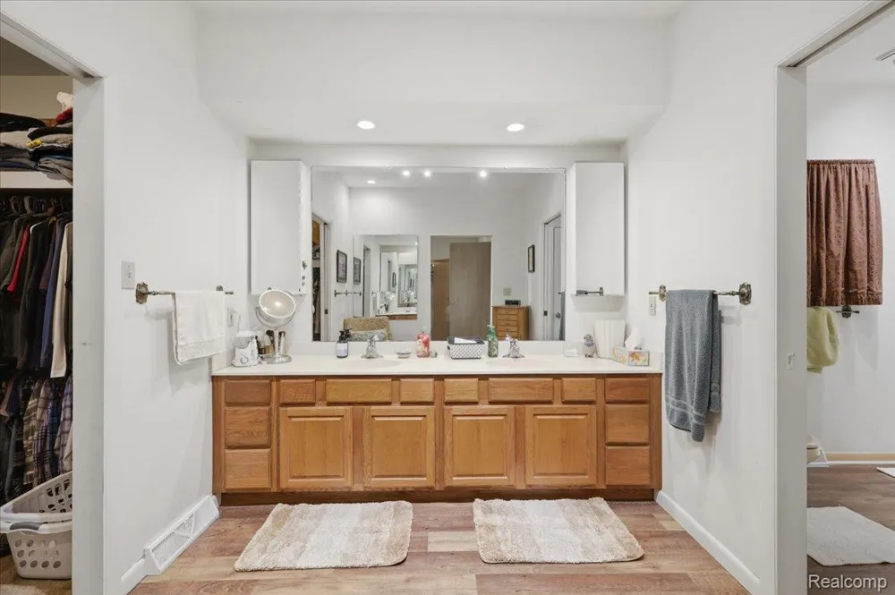 5726 Barnes Road Millington Township, MI 48746