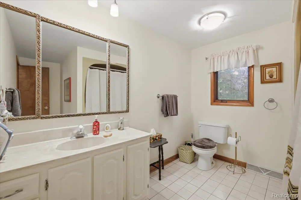 5726 Barnes Road Millington Township, MI 48746