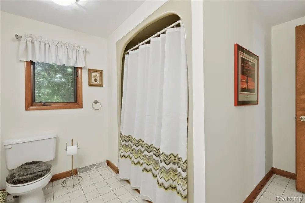5726 Barnes Road Millington Township, MI 48746