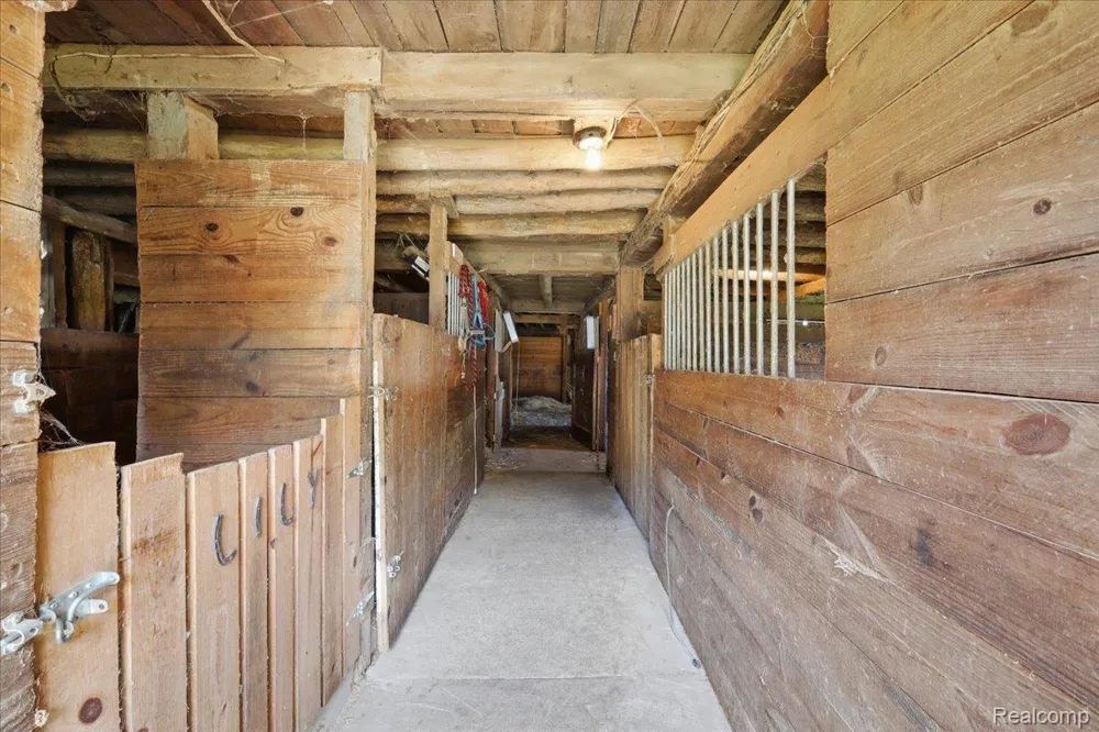 5726 Barnes Road Millington Township, MI 48746