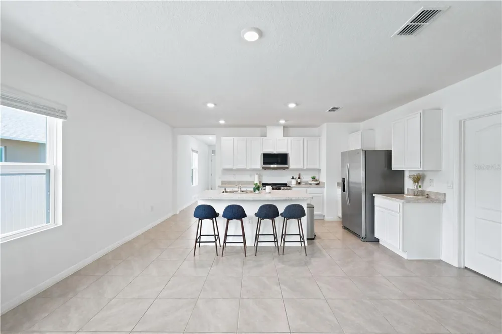 2733 REDDISH EGRET BEND Harmony, FL 34773