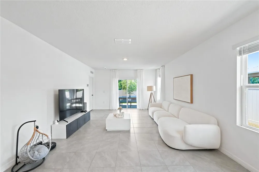 2733 REDDISH EGRET BEND Harmony, FL 34773