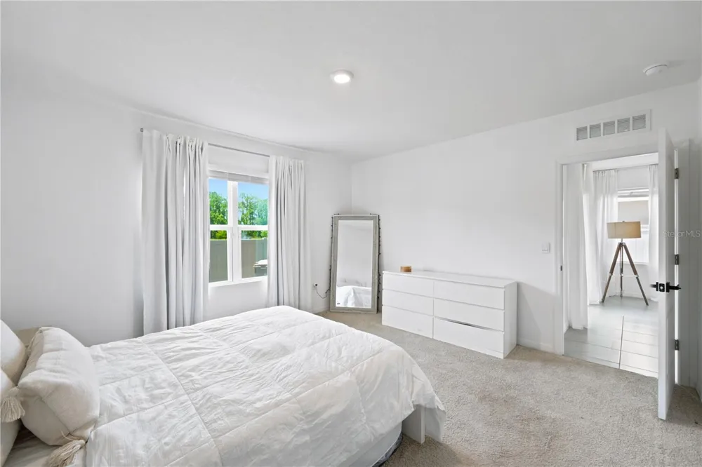 2733 REDDISH EGRET BEND Harmony, FL 34773