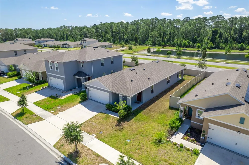 2733 REDDISH EGRET BEND Harmony, FL 34773