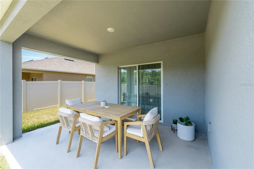 2733 REDDISH EGRET BEND Harmony, FL 34773