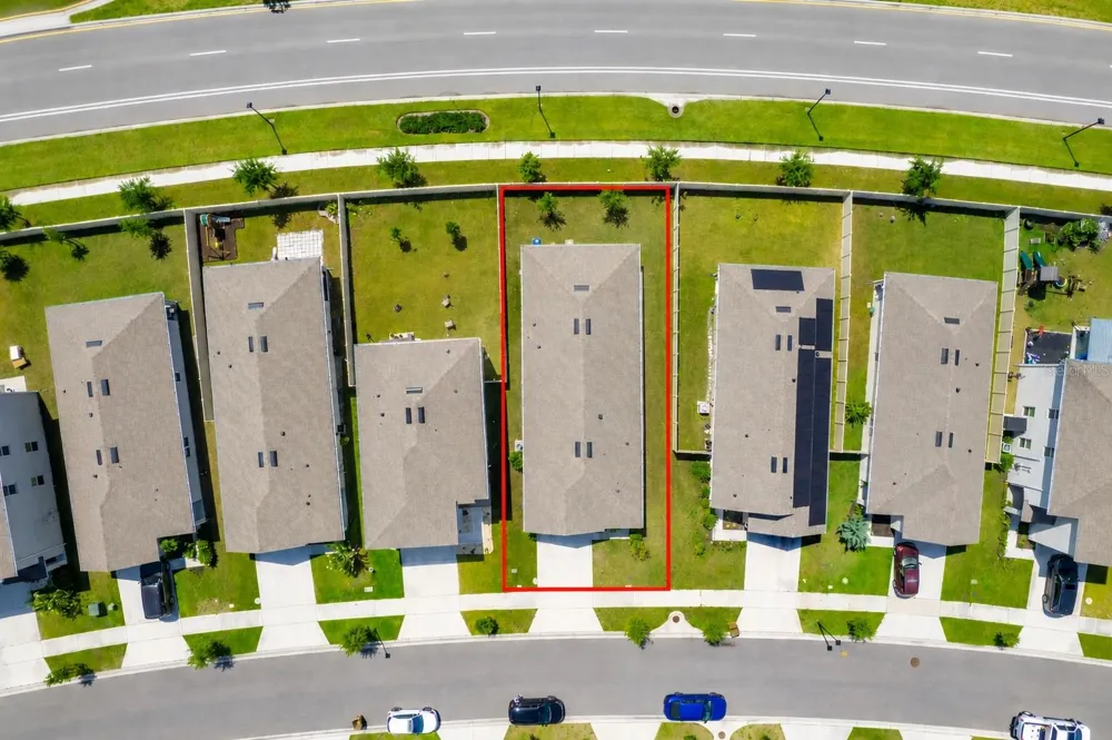 2733 REDDISH EGRET BEND Harmony, FL 34773