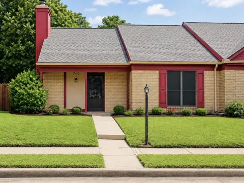 740 Versailles Street