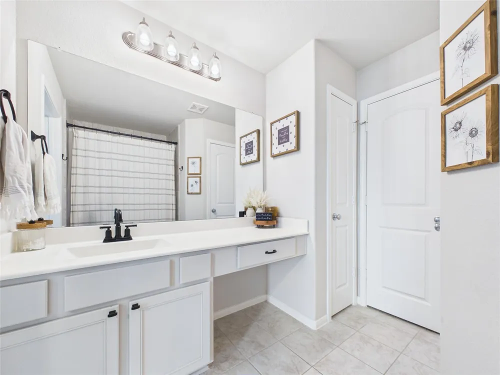 5530 Clarendon Hills Court Pasadena, TX 77505
