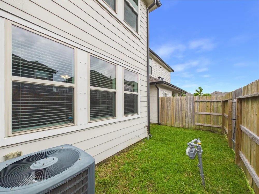 5530 Clarendon Hills Court Pasadena, TX 77505