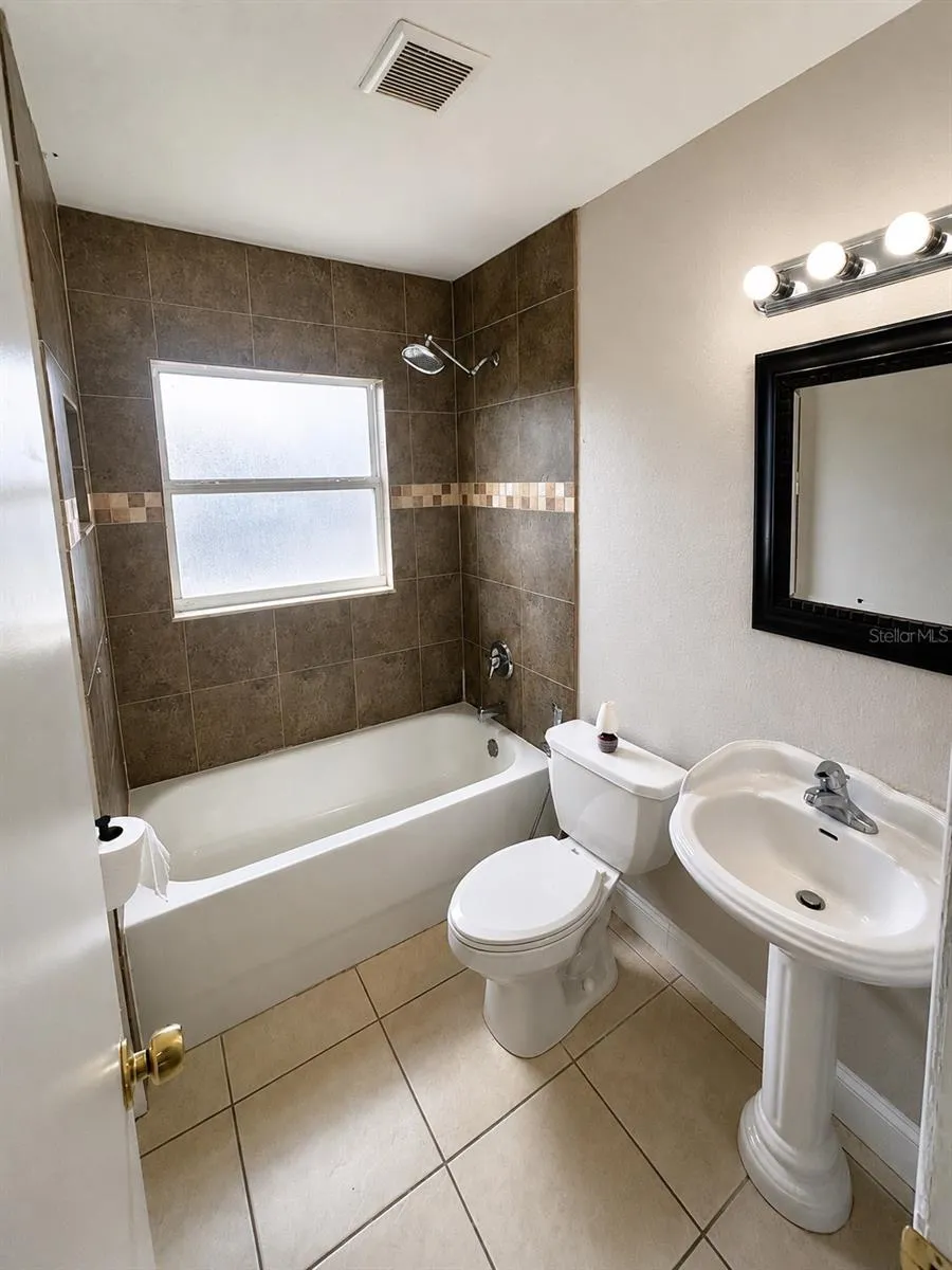 2266 RAEFORD ROAD #A6 Orlando, FL 32806