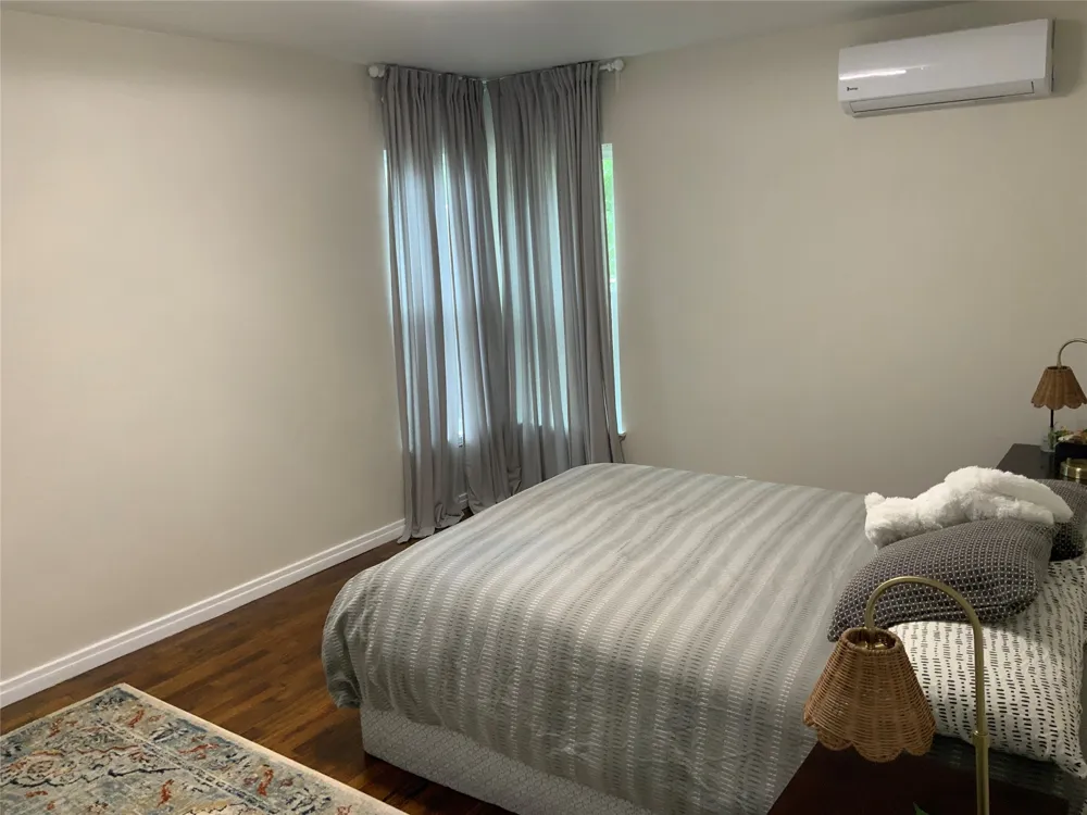 215 S 4th Street Jacksboro, TX 76458