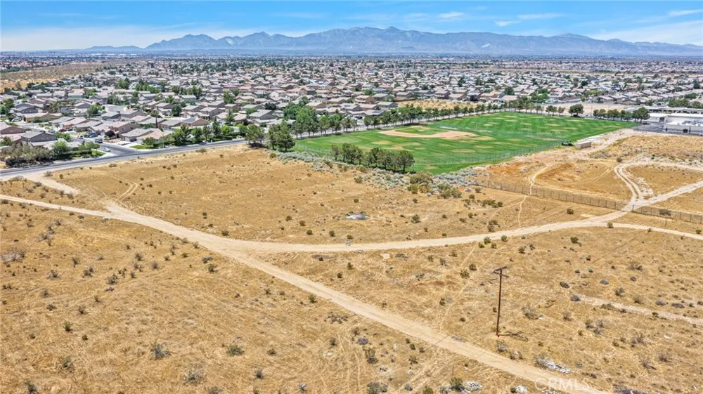 13702 Del Cerro Street Victorville, CA 92392