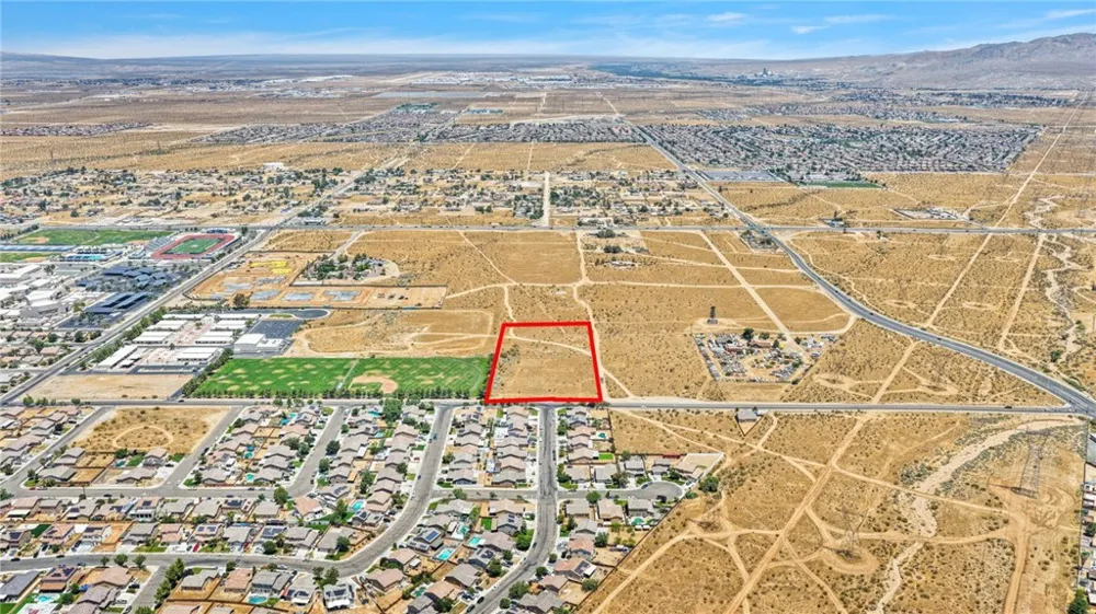 13702 Del Cerro Street Victorville, CA 92392