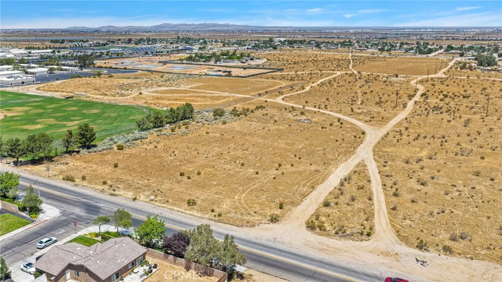 13702 Del Cerro Street Victorville, CA 92392