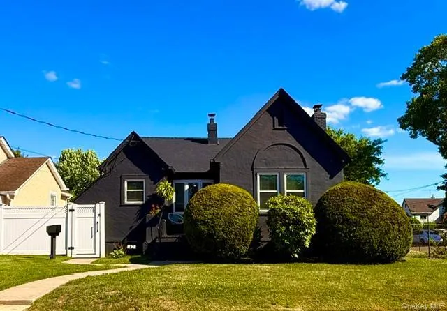 43 Elinor Place Freeport, NY 11520