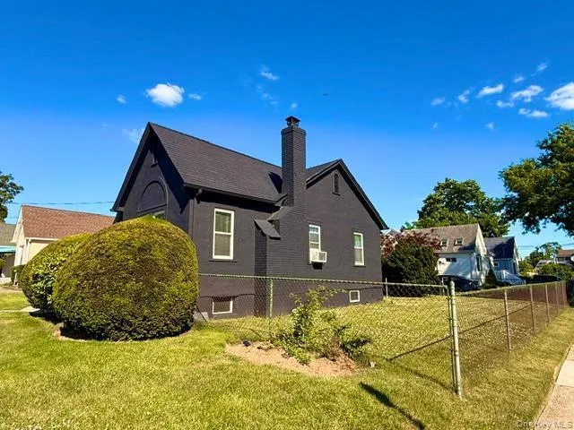 43 Elinor Place Freeport, NY 11520