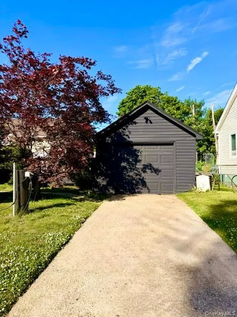 43 Elinor Place Freeport, NY 11520