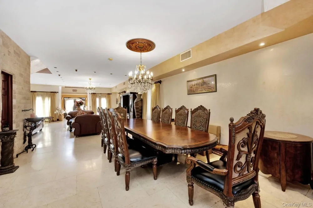 186-31 radnor Road Jamaica Estates, NY 11432