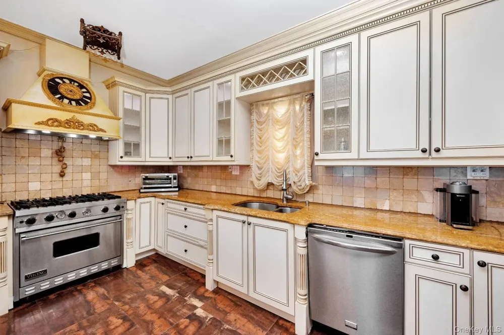 186-31 radnor Road Jamaica Estates, NY 11432