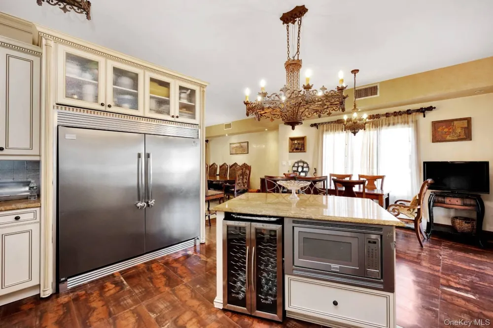 186-31 radnor Road Jamaica Estates, NY 11432