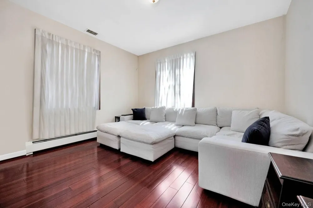 186-31 radnor Road Jamaica Estates, NY 11432