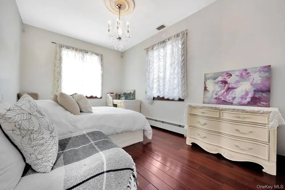186-31 radnor Road Jamaica Estates, NY 11432